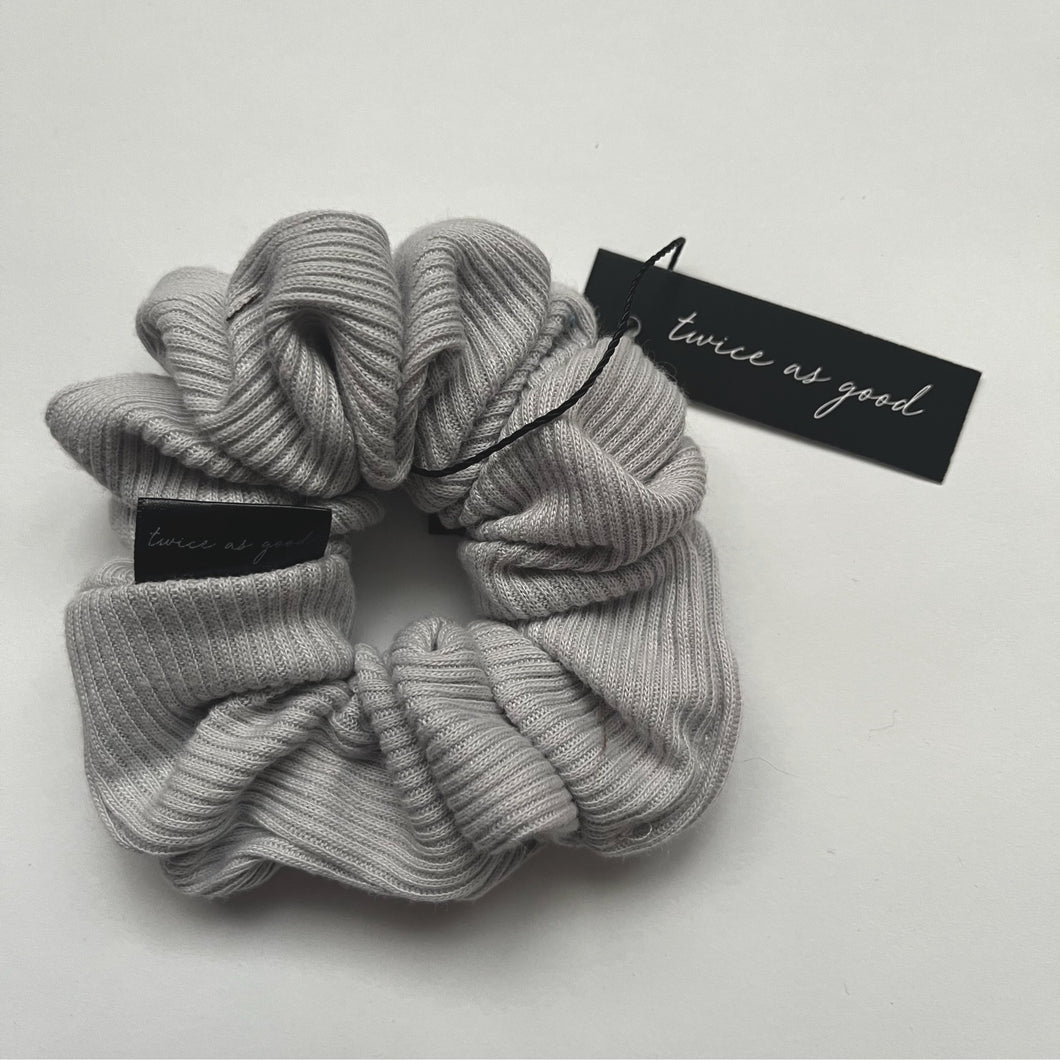 Grey ribbed knit scrunchie - classic