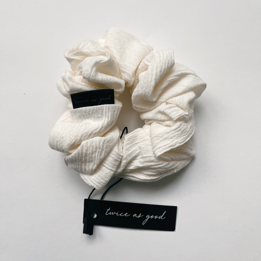 White textured scrunchie - classic