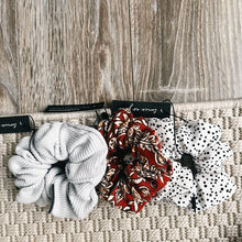 Load image into Gallery viewer, Boho scrunchie - classic
