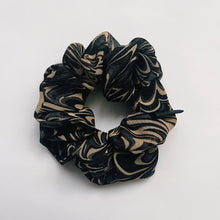 Load image into Gallery viewer, Groovy scrunchie - classic
