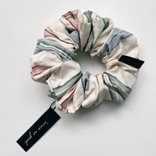 Load image into Gallery viewer, Dazed scrunchie - oversized
