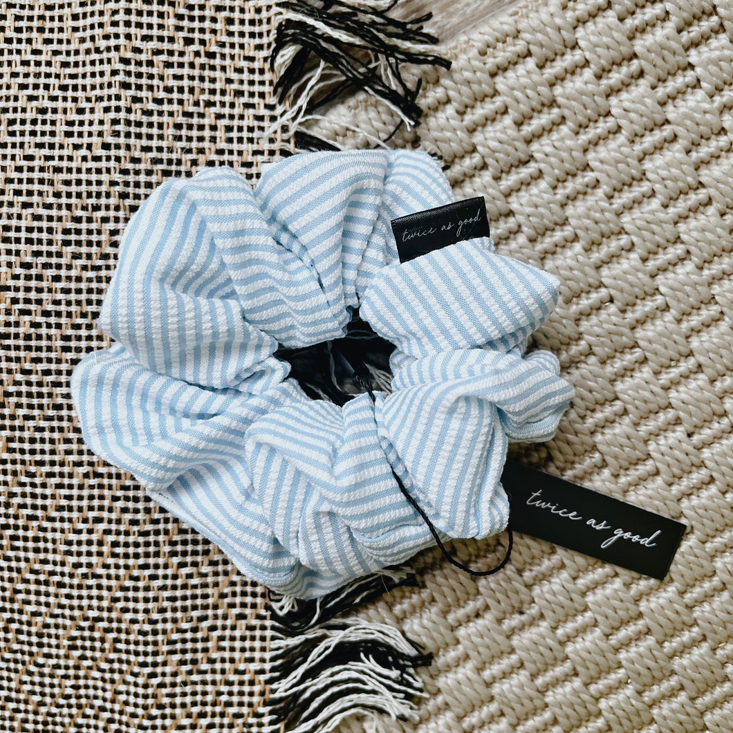 Textured stripes scrunchie - oversized