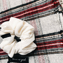Load image into Gallery viewer, White textured scrunchie - classic
