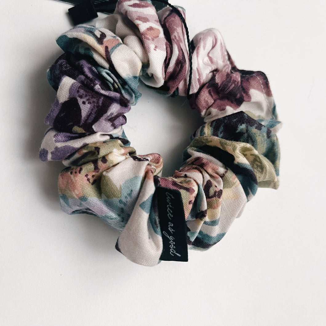 Flower garden scrunchie - classic