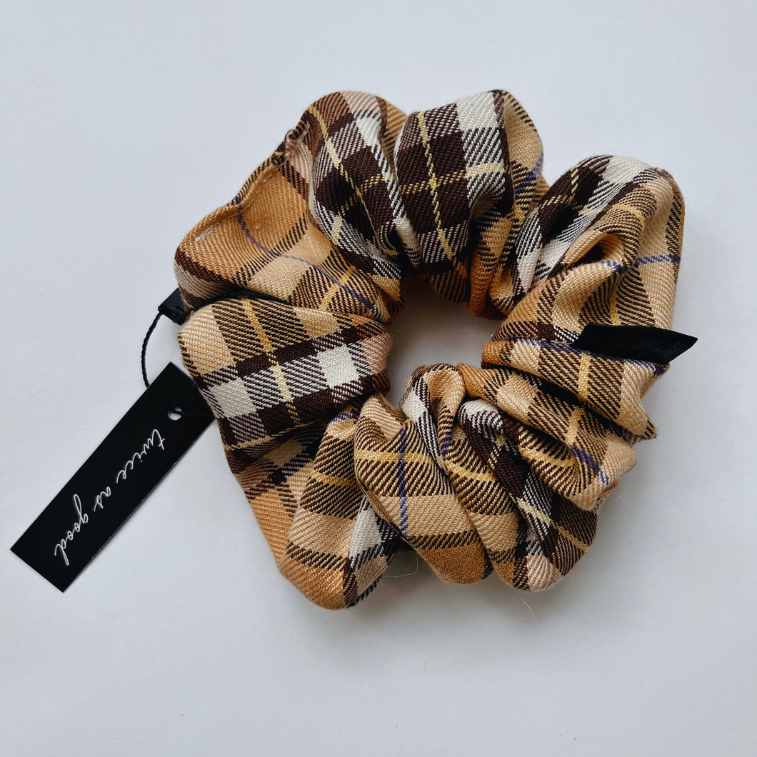 Beige plaid textured scrunchie - oversized